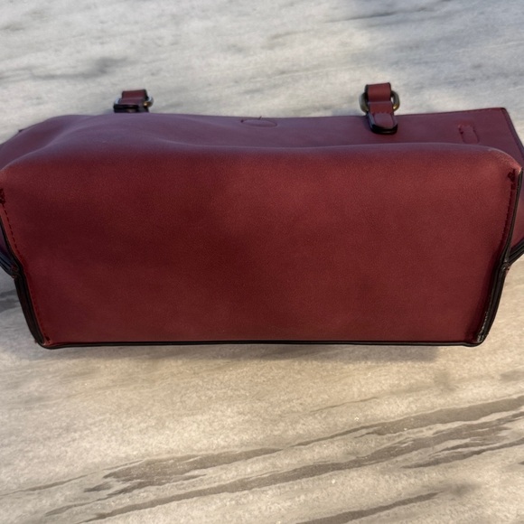 Simply Noelle NWOT Tote in Deep Burgundy - Women's Shoulder Tote - Picture 3 of 8